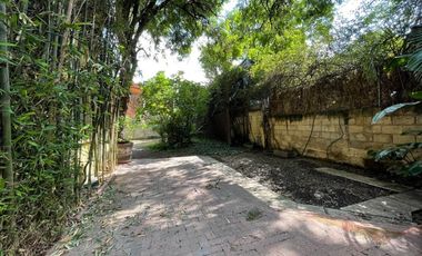 Casa con uso de suelo para oficinas en Coyoacán.
