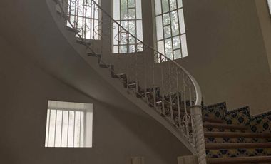 Casa con uso de suelo para oficinas en Coyoacán.