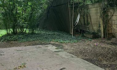 Casa con uso de suelo para oficinas en Coyoacán.