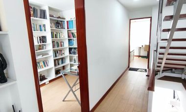 HERMOSO TRIPLEX 208M2 - 4D + JACUZZI + TERRAZA + 2 ESTAC. -SURCO