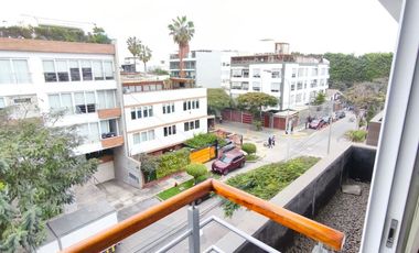 HERMOSO TRIPLEX 208M2 - 4D + JACUZZI + TERRAZA + 2 ESTAC. -SURCO