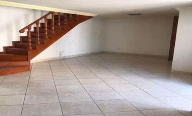 CASA EN REMATE EN NAUCALPAN PASEOS DEL BOSQUE