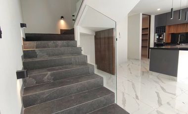 EXCLUSIVA CASA CON ROOFTOP, Zona de lujo total