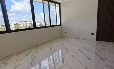 EXCLUSIVA CASA CON ROOFTOP, Zona de lujo total