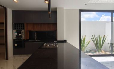 EXCLUSIVA CASA CON ROOFTOP, Zona de lujo total