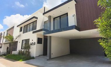 EXCLUSIVA CASA CON ROOFTOP, Zona de lujo total