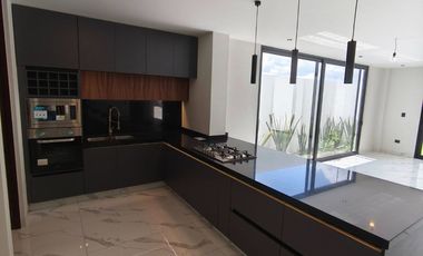 EXCLUSIVA CASA CON ROOFTOP, Zona de lujo total