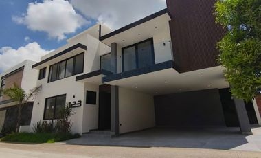 EXCLUSIVA CASA CON ROOFTOP, Zona de lujo total