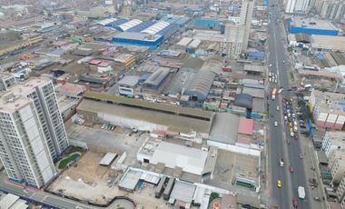 VENTA DE TERRENO PARA PROYECTOS INMOBILIARIOS DE 5,240 M2 - AV. COLONIAL - CERCADO DE LIMA