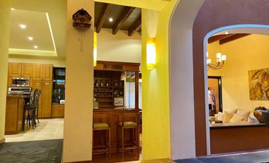 CASA EN VENTA EN BUGAMBILIAS – SEGURIDAD, AMPLITUD Y EXCELENTES ACABADOS