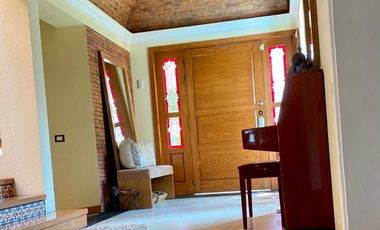 CASA EN VENTA EN BUGAMBILIAS – SEGURIDAD, AMPLITUD Y EXCELENTES ACABADOS