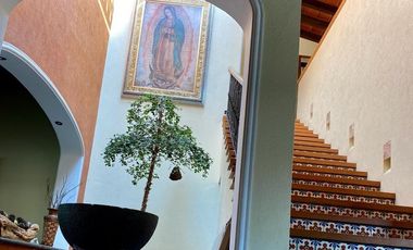 CASA EN VENTA EN BUGAMBILIAS – SEGURIDAD, AMPLITUD Y EXCELENTES ACABADOS