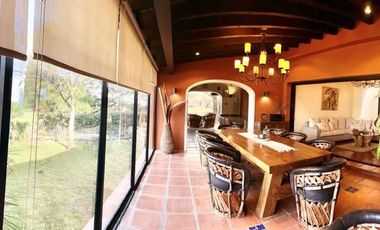 CASA EN VENTA EN BUGAMBILIAS – SEGURIDAD, AMPLITUD Y EXCELENTES ACABADOS