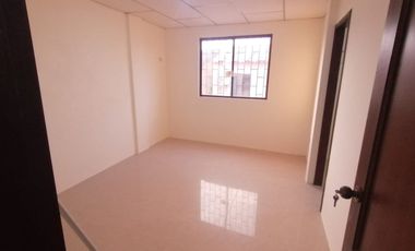 Se alquila casa de 4 dormitorios en urb.la joya.(GC)