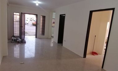 Se alquila casa de 4 dormitorios en urb.la joya.(GC)