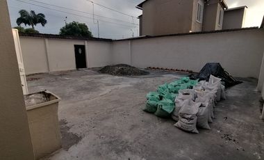 Se alquila casa de 4 dormitorios en urb.la joya.(GC)