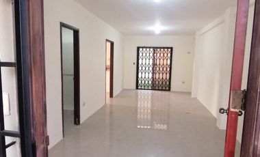 Se alquila casa de 4 dormitorios en urb.la joya.(GC)