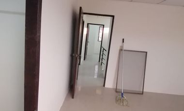 Se alquila casa de 4 dormitorios en urb.la joya.(GC)