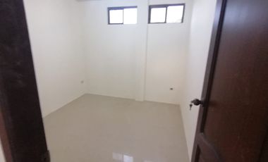 Se alquila casa de 4 dormitorios en urb.la joya.(GC)