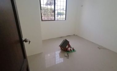 Se alquila casa de 4 dormitorios en urb.la joya.(GC)