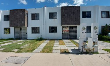 Casa en renta Equipada y Amueblado Zona Puerto Interior, en HAcienda Viñedos, 3 recámaras, 3 baños,  León, Gto.