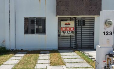 Casa en renta Equipada y Amueblado Zona Puerto Interior, en HAcienda Viñedos, 3 recámaras, 3 baños,  León, Gto.