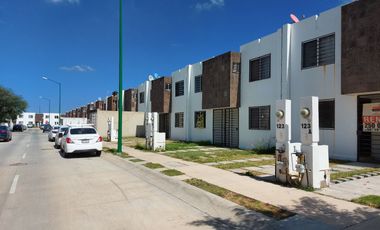 Casa en renta Equipada y Amueblado Zona Puerto Interior, en HAcienda Viñedos, 3 recámaras, 3 baños,  León, Gto.
