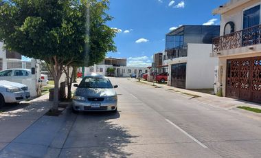 Casa en renta Equipada y Amueblado Zona Puerto Interior, en HAcienda Viñedos, 3 recámaras, 3 baños,  León, Gto.