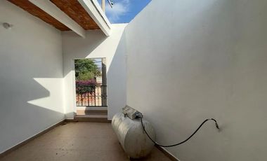 CASA EN RENTA EN TEQUISQUIAPAN, QUERÉTARO