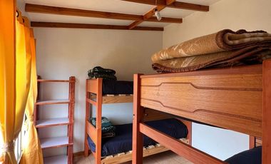 Arriendo Comodas Cabañas a 1 cuadra y media de la playa Con Piscina