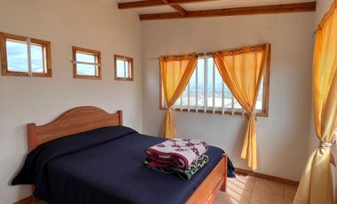 Arriendo Comodas Cabañas a 1 cuadra y media de la playa Con Piscina