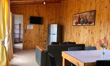 Arriendo Comodas Cabañas a 1 cuadra y media de la playa Con Piscina