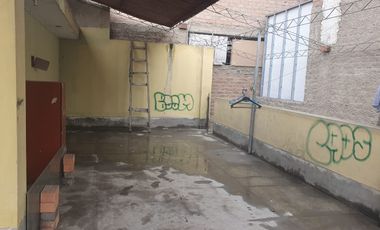 ¡Oportunidad Única! Se Vende Casa Como Terreno 188.4 M2 En SJM