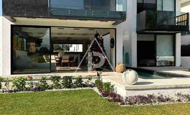 CASA DE 4 RECAMARAS DENTRO DE FRACCIONAMIENTO EN VENTA Y RENTA