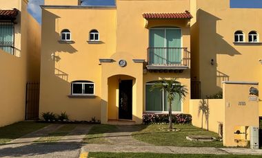 Casa amueblada en renta. Fraccionamiento Puerta Real, Zona Country Villahermosa Tabasco.