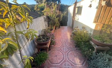 VENDO HERMOSA CASA INDEPENDIENTE. CONDELL SUR QUILPUÉ