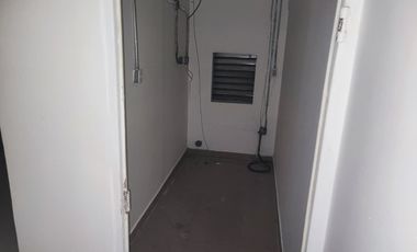 Alquiler Edificio en el centro de Guayaquil 5 pisos Local Comercial y oficinas - E18