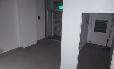 Alquiler Edificio en el centro de Guayaquil 5 pisos Local Comercial y oficinas - E18