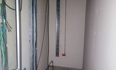 Alquiler Edificio en el centro de Guayaquil 5 pisos Local Comercial y oficinas - E18