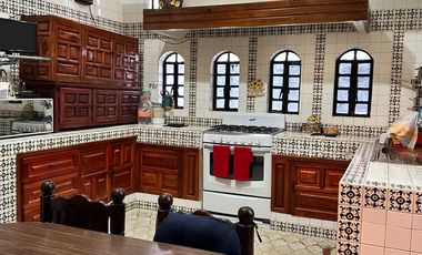 ÚNICA OPORTUNIDAD ..... Venta de casa estilo Colonial, el lugar perfecto para vivir con tu familia