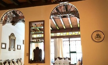 ÚNICA OPORTUNIDAD ..... Venta de casa estilo Colonial, el lugar perfecto para vivir con tu familia