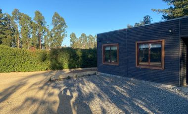 ¡Vive en Algarrobo: Amplia Casa con Gran Terreno!