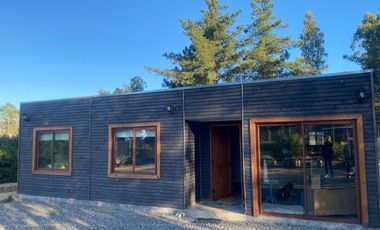 ¡Vive en Algarrobo: Amplia Casa con Gran Terreno!