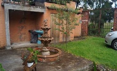 CAPULA, TENENCIA DE MORELIA. PRECIOSA FINCA A PIE DE CARRETERA