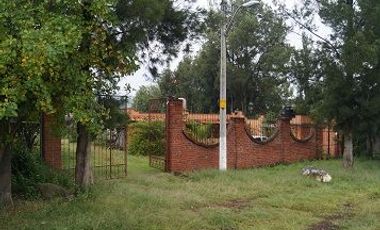 CAPULA, TENENCIA DE MORELIA. PRECIOSA FINCA A PIE DE CARRETERA