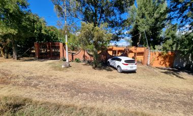 CAPULA, TENENCIA DE MORELIA. PRECIOSA FINCA A PIE DE CARRETERA