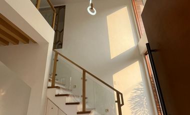 ANTIPOLO BRAND NEW MODERN DESIGNED HOUSE IN FRONT OF GOLF COURSE FAIRWAYS