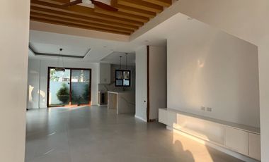 ANTIPOLO BRAND NEW MODERN DESIGNED HOUSE IN FRONT OF GOLF COURSE FAIRWAYS