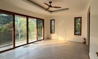 ANTIPOLO BRAND NEW MODERN DESIGNED HOUSE IN FRONT OF GOLF COURSE FAIRWAYS