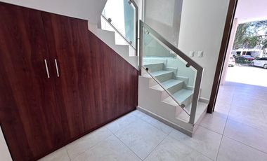 RENTA DE CASA AMUEBLADA EN MAYORAZGO DE 3 RECAMARAS